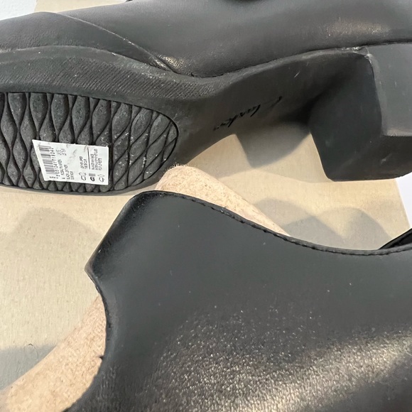 Clarks Rosalyn Wren Black Leather. Clean lines, Velcro straps, Mary Jane pumps - Picture 5 of 5